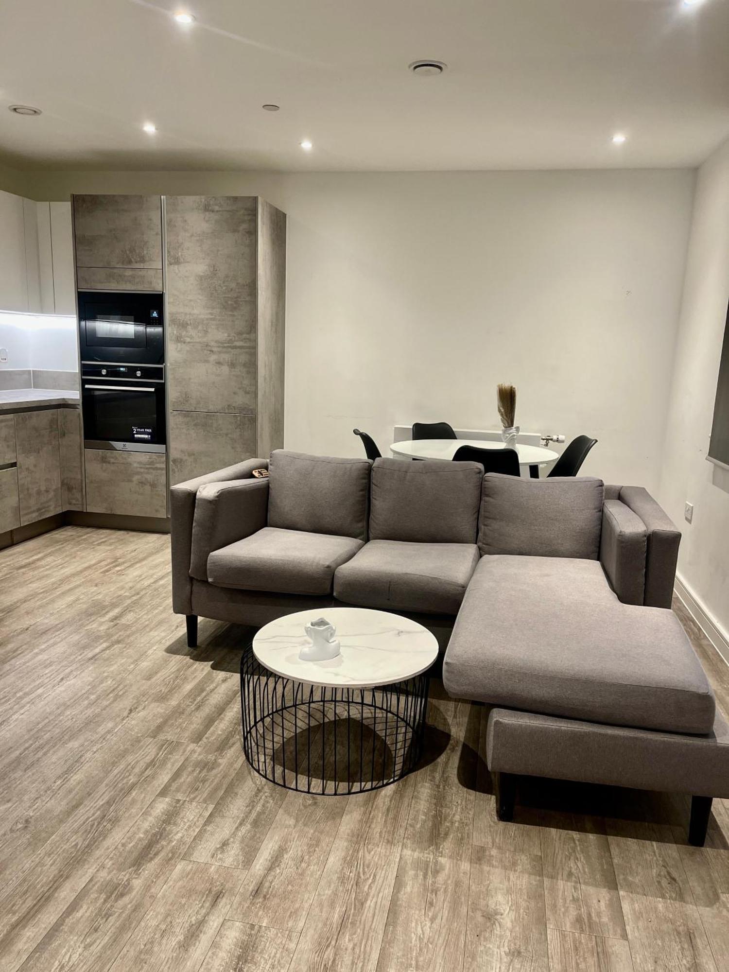Modern With Free 24hours Gym * Londra